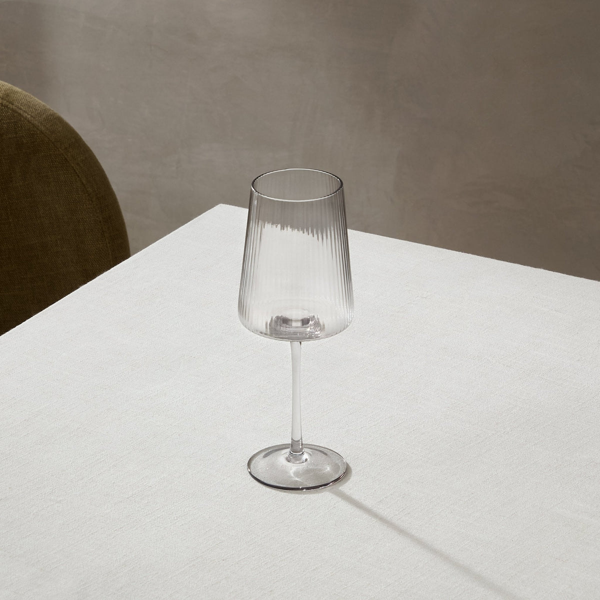 Gatsby Set of 4 Ripple Glass Wine Glasses - Smoked